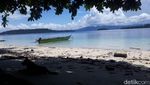 Pulau Eksotis Papua yang Minta Pelancong Mandi Sebelum Menjelajah