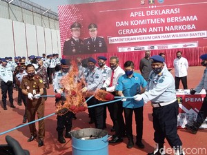 Kemenkum HAM Musnahkan Barang Bukti Handphone Hasil Sitaan Lapas Tangerang