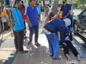 Antrean Rapid Test di Lab Surabaya Membeludak, Calon Peserta UTBK Pingsan