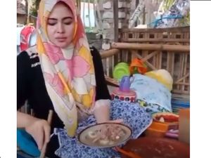 Pegawai Starbucks Intip Pengunjung hingga Penjual Rujak Mirip Syahrini