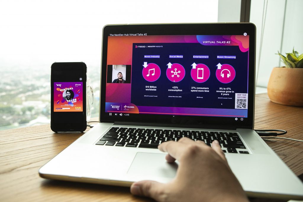 Telkomsel mendorong komunitas startup dan penggiat ekosistem digital untuk terus berinovasi menghadapi era new normal. The Nextdev Hub Virtual Talks pun menjadi obat penawarnya di tengah terjangan pandemi COVID-19.