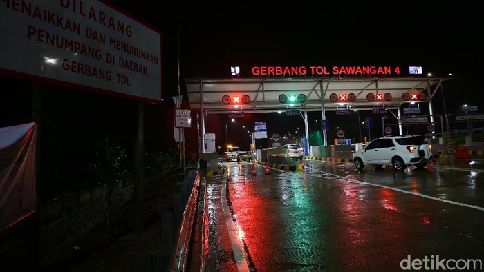 Tol Depok-Antasari (Desari) Seksi II Brigif-Sawangan resmi dibuka sore ini dan sempat beroperasi. Namun, kini langsung ditutup. Ada Apa?