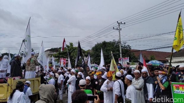 Tolak RUU HIP, Massa Aliansi Umat Beragama Demo di Depan DPRD Kaltim