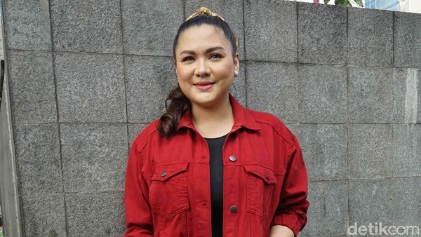 Vicky Shu, Mau Maju Jadi Bupati Cilacap Lagi?
