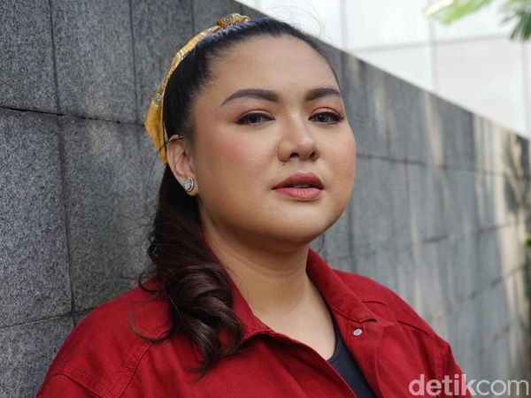 Vicky Shu Vakum Nyanyi Kini Jadi Juragan Toko Sembako