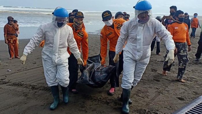Warga Banyumas yang terseret ombak di Pantai Cilacap  ditemukan tewas, Jumat (3/7/2020).