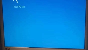 PC-nya lari. Foto: Bored Panda