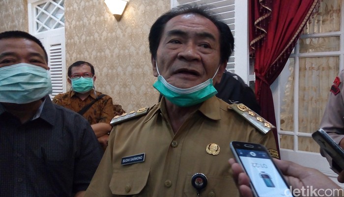 Bupati Banjarnegara Budhi Sarwono