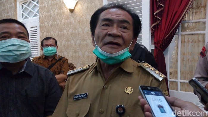 Bupati Banjarnegara Budhi Sarwono