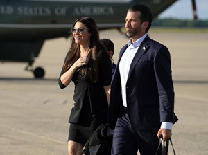 Kekasih Putra Sulung Trump Dinyatakan Positif Corona