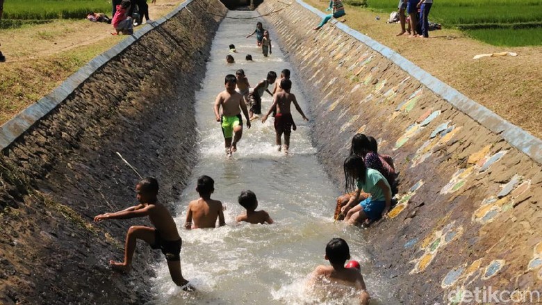 irigasi Talangseng di Garut Pemda Garut berencana mengembangkan irigasi di kawasan Talangseng, Garut Kota menjadi objek wisata.