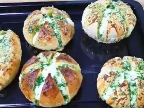 Resep Korean Garlic Cheese Bread Ala Yongki Gunawan