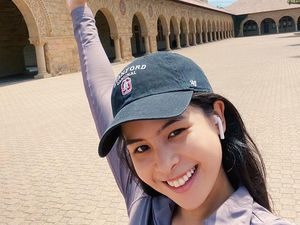 Maudy Ayunda dan Sederet Prestasi Akademiknya yang Buat Forbes Terpikat