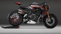 MV Agusta Rush 1000 - Rp 560 Juta. Berdasarkan pada Brutale 1000 Serie Oro yang sudah gila, Rush 1000 adalah peningkatan gaya berlebihan. Motor ini dibuat dengan bahan serba karbon. Motor dengan kekuatan 208bhp mampu melaju dengan kecepatan maksimal 289 kpj. Jika banderol harga Rush 1000 agak terlalu sulit untuk ditelan, Anda dapat memilih Brutale 1000 RR yang pada dasarnya sama tetapi ada sedikit perbedaan performa dengan mengurangi Rp 70 juta dari harga di atas. Foto: Visordown