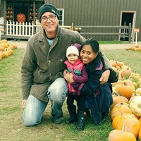 Kami melihat beberapa orang mengambil foto, meneriaki dari sebrang jalan, atau bahkan benar-benar mendekati kami, tetapi siapapun yang mengenal Nanette, langsung akan lupa bahwa dia memiliki tubuh yang kecik karena dia jauh lebih besar dalam hidup, kata Richard seperti dikutip dari Metro. Foto: Instagram @switntiny