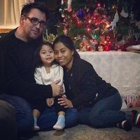 Nanette Kilmer dan suaminya, Richard, memiliki perbedaan tinggi yang cukup jauh. Nanette memiliki tinggi badan 1,2 meter, sedangkan suaminya 1,8 meter. Foto: Instagram @switntiny