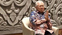 Keharusan digitalisasi di masa Pandemi membuat kesenjangan kompetensi guru dan kesenjangan infrastruktur digital semakin menganga. Ketua Umum Ikatan Alumni Universitas Pendidikan Indonesia (IKA UPI), Enggartiasto Lukita saat berbicara sebagai Opening Speech di acara webinar bertajuk Guru Digital vs Pandemi: Menyoal Kompetensi Guru Era Digital, yang diselenggarakan oleh Ikatan Alumni Universitas Pendidikan Indonesia (IKA UPI), Sabtu (4/7). Foto: dok. Pribadi