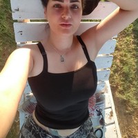 Mengekspresikan diri di media sosial bagi banyak orang adalah sebuah kebebasan. Namun tampaknya hal ini tidak berlaku di Mesir. Ada perbedaan besar antara kebebasan dan mesum, kata John Talaat, seorang anggota parlemen yang meminta para influencer wanita diberi hukuman dilansir Reuters. Foto: Instagram @samaelmasrii