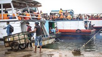 Walaupun pengunjung dibatasi hingga 50 persen, lonjakan wisatawan tetap terlihat ramai.