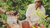 Ini salah satu scene dalam film Bumi Manusia dan diunggah adik Maudy Ayunda tersebut. Sayangnya scene itu harus dihapus.  Foto: akhairunnisa/ instagram