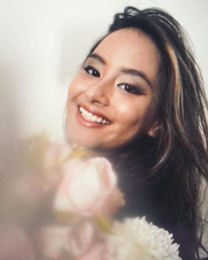 Adik Maudy Ayunda Tak Kalah Cantik, Senyumnya Bikin Klepek-klepek! - Foto 3