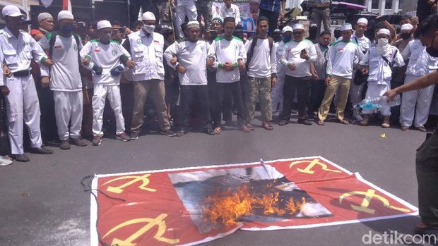 Apel ganyang komunis di Medan