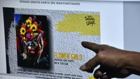 Selain menyelenggarakan pameran dengan menerapkan protokol kesehatan, pameran seni juga diselenggarakan secara virtual atau dalam jaringan (daring) seperti yang dilakukan oleh para mahasiswa Universitas Muhammadiyah (Unismuh) Makassar.
