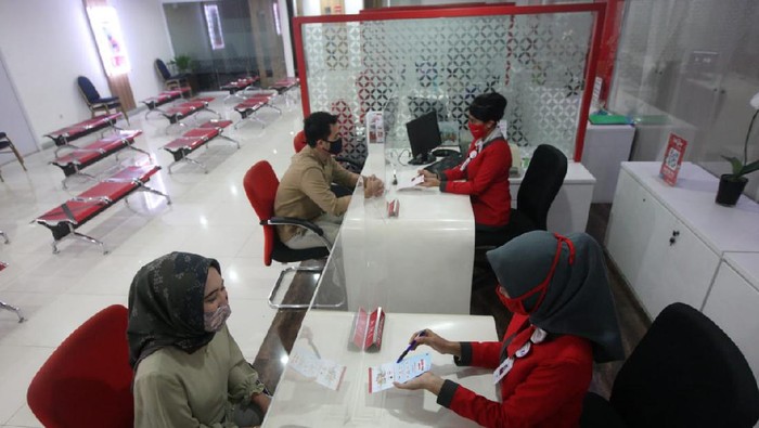 Konsistensi Bank DKI dalam meningkatkan kualitas layanan pada nasabahnya diganjar apresiasi sebagai pelayanan terbaik di kategori Bank Pembangunan Daerah (BPD) versi InfoBank.