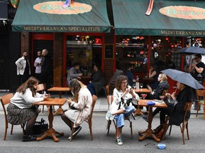 Warga Inggris Happy Pub dan Cafe Buka Lagi, Daya Beli Pun Terkerek