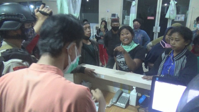 Keluarga PDP Corona ricuh di RS Faisal Makassar