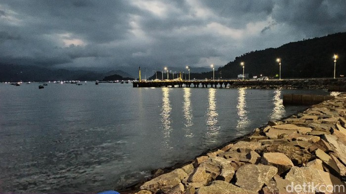 pelabuhan niaga prigi trenggalek