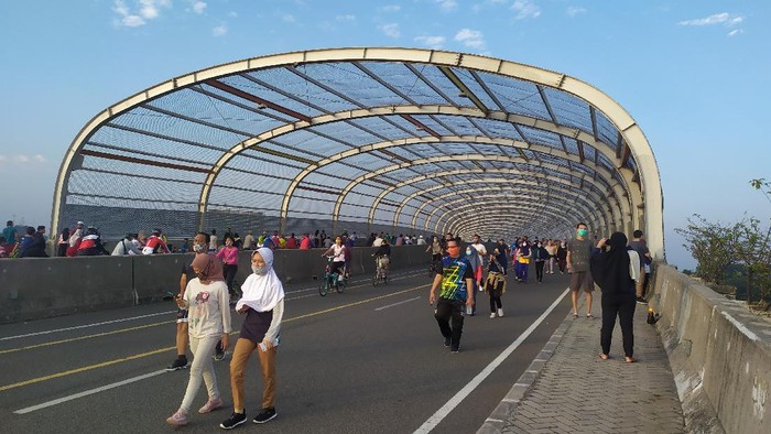Suasana CFD di flyover Summarecon Bekasi, Minggu (5/7) pagi.