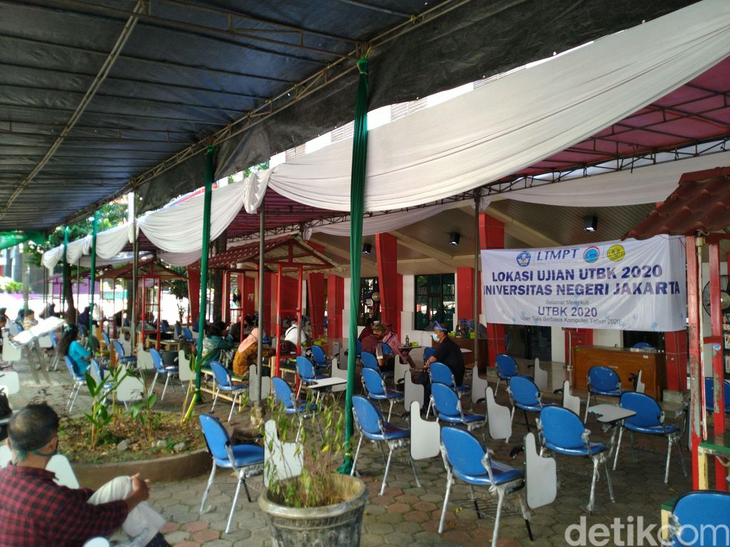 UTBK-SBMPTN 2020 di UNJ, Rawamangun, Jakarta Timur. (Sachril Agustin Berutu/detikcom)