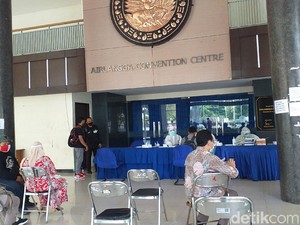 Hari Pertama UTBK di Unair, Peserta Ada yang Datang Kepagian dan Terlambat
