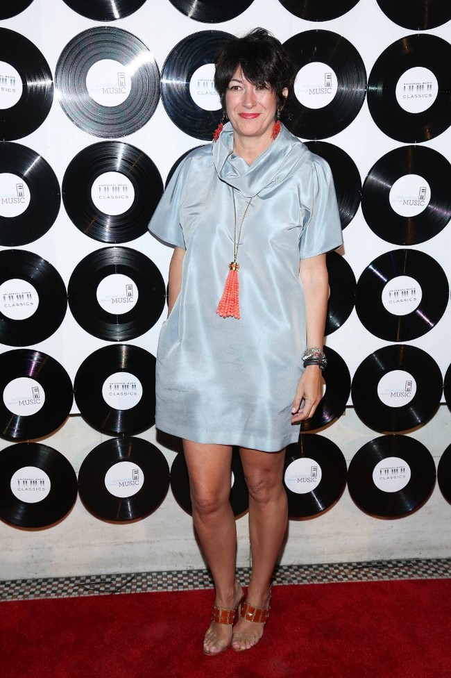 Wanita 58 tahun itu yang merekrut gadis-gadis muda untuk bertemu dengan Jeffrey Epstein. Kemudian, para gadis di bawah umur itu diminta untuk memberikan pijatan di seluruh tubuh Jeffrey.  Foto: Dok. AFP