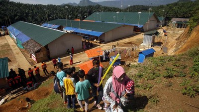 Hunian Sementara Korban Longsor-Banjir Bandang Sukajaya