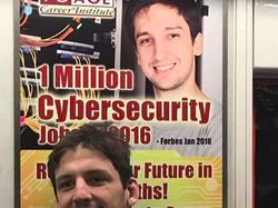 Kocak! 10 Foto Orang yang Kembar Sama Model Iklan di Subway