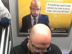 Kocak! 10 Foto Orang yang Kembar Sama Model Iklan di Subway