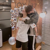 Dalam postingan terbaru di Instagram, baik Woo Do Hwan dan Lee Min Ho memamerkan kedekatan mereka. Sebelum Woo Do Hwan wamil, Lee Min Ho tampak mendatangi dan memberikan pelukan hangat. Foto: Instagram