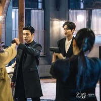 Sebelumnya, Woo Do Hwan pernah menyatakan kegembiraannya dipertemukan dengan Lee Min Ho yang merupakan senior dalam dunia akting. Tak disangkan jika hubungan mereka jadi dekat setelah bermain drama. Foto: Instagram