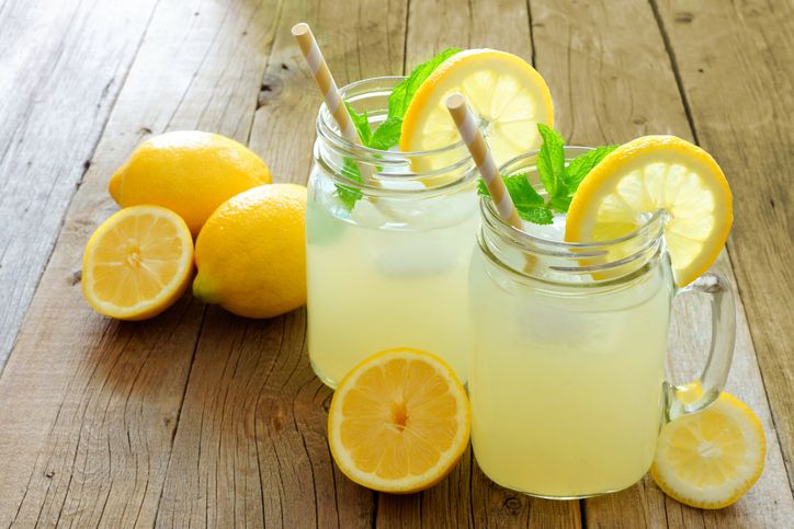 Vitamin C merupakan komponen penting yang membantu tubuh dari kerusakan akibat adanya zat radikal bebas