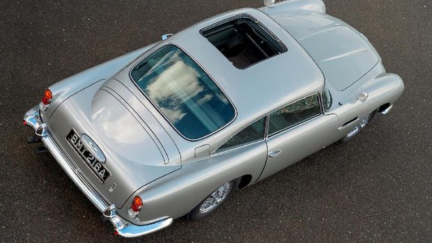 Aston Martin membuat 25 replika mobil James Bond untuk dijual