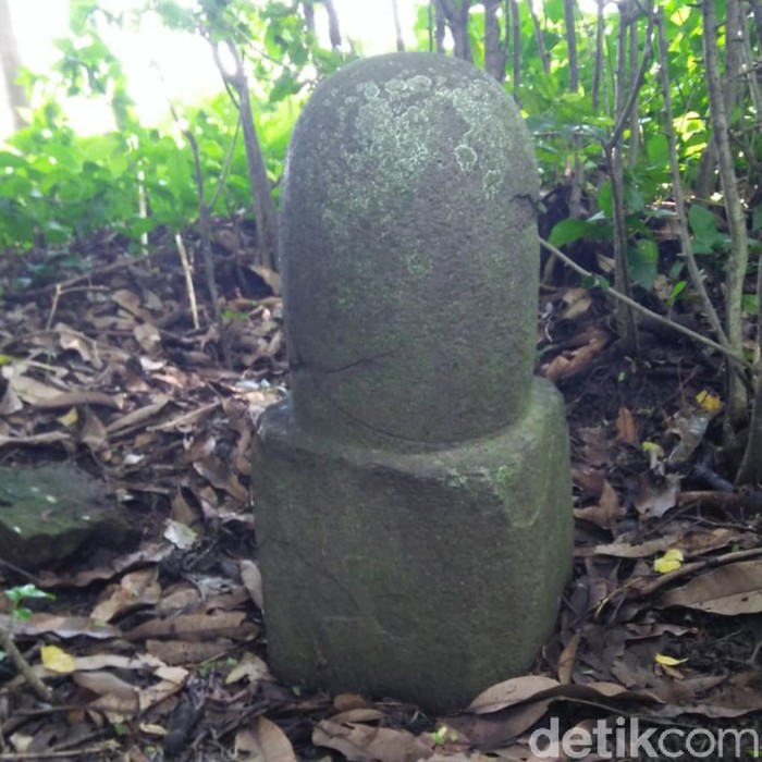 Selain susunan bata kuno di Desa Dhompo, Kecamatan Kraton, Kabupaten Pasuruan, sejumlah objek diduga cagar budaya (ODCB) juga ditemukan di lokasi lain. Yakni objek mirip lingga-yoni.