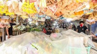 Ditutupnya pasar selama tiga hari tersebut untuk menekan penyebaran virus Corona.