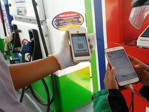 Pertamina Mulai Uji Coba Transaksi Nontunai di Surabaya