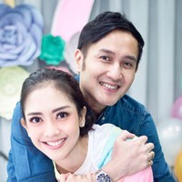 Mantan suami Ikke Nurjanah, Aldy Bragi juga memutuskan untuk kembali menikah dengan artis tanah air untuk kedua kalinya. Aldi menikah dengan Ririn Dwi Ariyanti dan kini keduanya telah hidup bahagia. Foto: Instagram