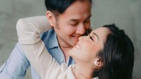Aldi Bragi dan Ririn Dwi Ariyanti yang sering mengumbar kemesraan di media sosial. Foto: Instagram