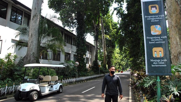 akun resmi Kebun Raya @kebunraya_id juga turut mengunggah ulang (repost) video Bima Arya tentang pembukaan kembali Kebun Raya Bogor untuk masyarakat umum. (Antara Foto/Arif Firmansyah)