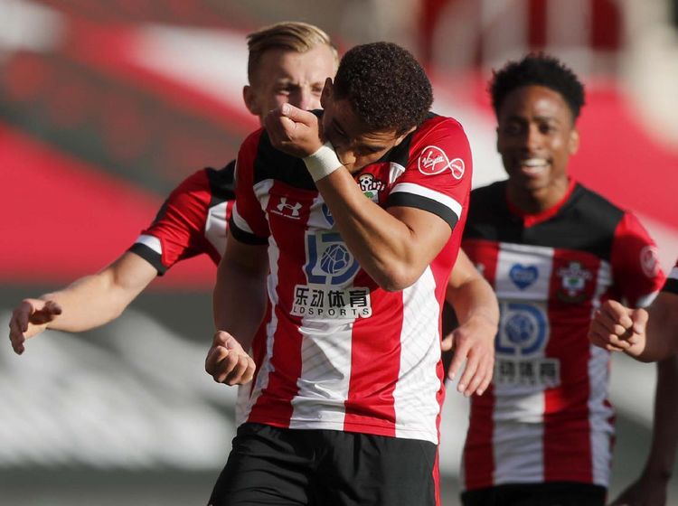 Southampton Permalukan Manchester City