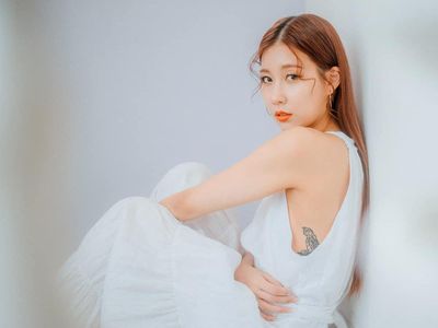 Pacari Mantan Atlet Baseball 23 Tahun Lebih Tua, Artis KPop Ini Jadi Sensasi